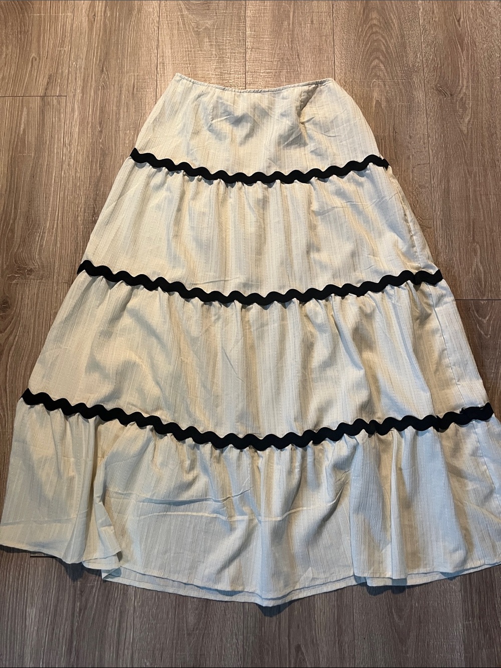 SHEIN Cream Tiered Maxi Skirt with Black Rickrack Trim